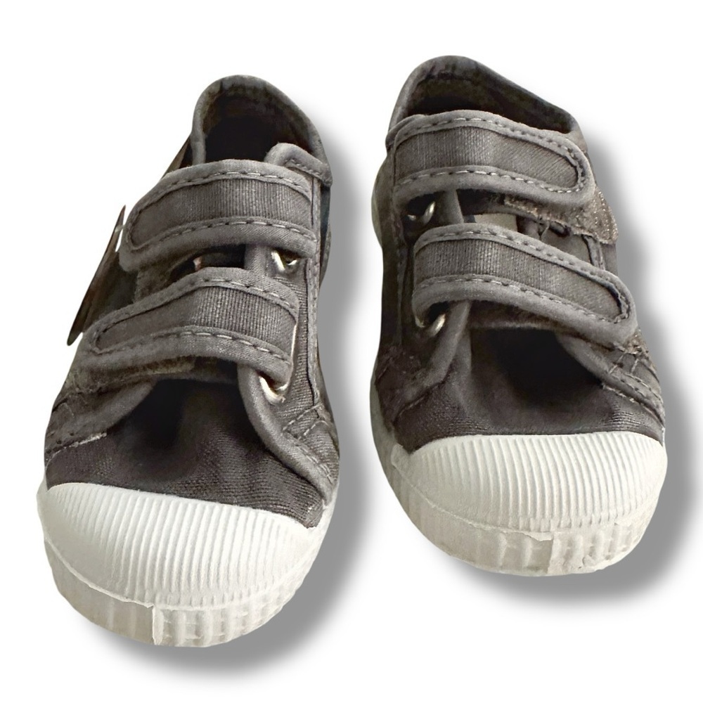 Cienta | Toddler Canvas Sneakers (8) 🩶 - Picture 2 of 7